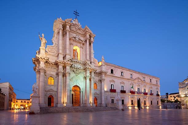 Appartamento Al Posto Giusto Syracuse Bagian luar foto