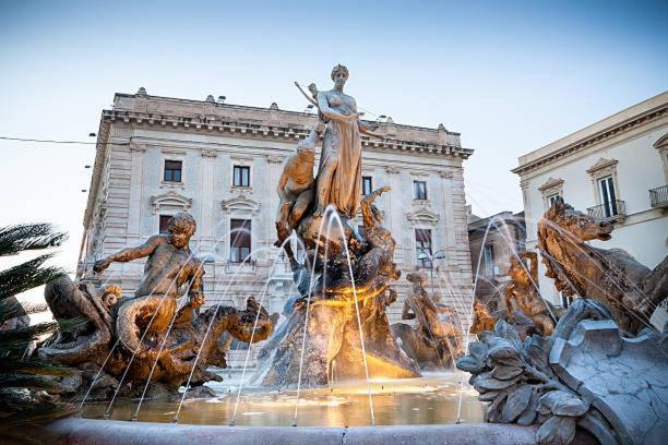 Appartamento Al Posto Giusto Syracuse Bagian luar foto
