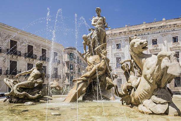 Appartamento Al Posto Giusto Syracuse Bagian luar foto