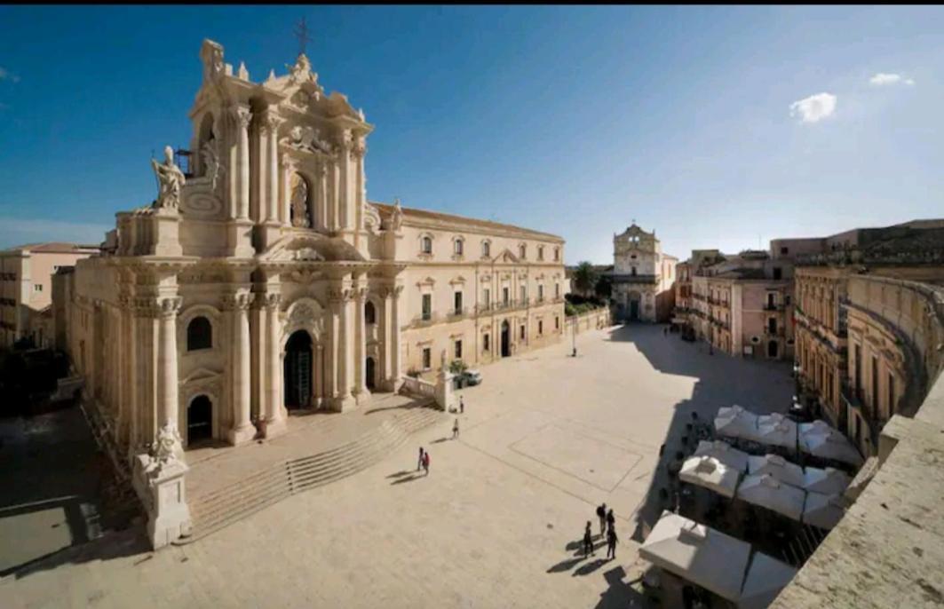 Appartamento Al Posto Giusto Syracuse Bagian luar foto